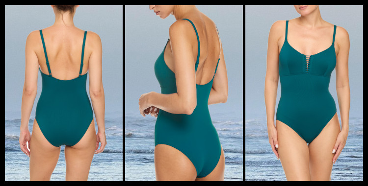 Maillots de bain une pièce de la marque Dnud, décolleté droit, bretelles réglables sur les épaules, en coloris bleu zénith. Ce modèle permet un grand maintien des poitrines profondes. Photo prise sur fond de plage, la mer et les vagues.