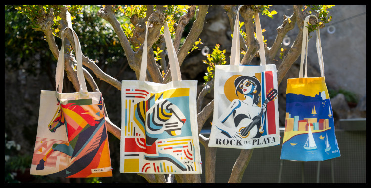 Les tote bag ou sac fourre-tout "Rock the Playa" de la marque marseillaise On-U-In, fabriqué en France, 100% coton. Les thèmes évoquent un cheval, un tigre, une guitariste et Marseille avec sa baie, la ville, la mer, les voiliers, le couché de soleil et Notre Dame de La Garde.