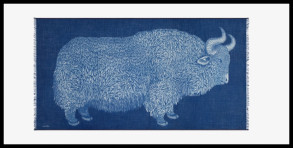 Foulard étole Inoui Éditions, le bison Walter, en coloris bleu, image lien vers la page des foulards.