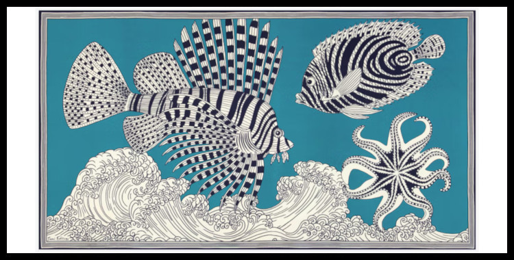 étole , paréo inoui éditions représente la vague et les animaux marins, en bleu turquoise.