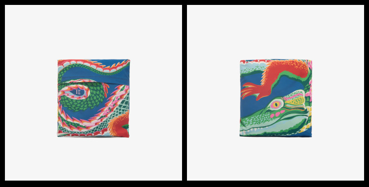 Ces sacs Maxi shopper bag, inoui éditions représentent un crocodile, en bleu.