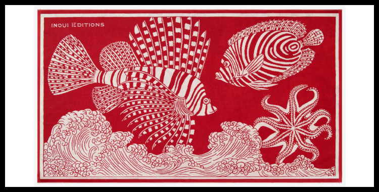 Serviettes éponge, inoui éditions représente des poissons et des vagues, rouge.